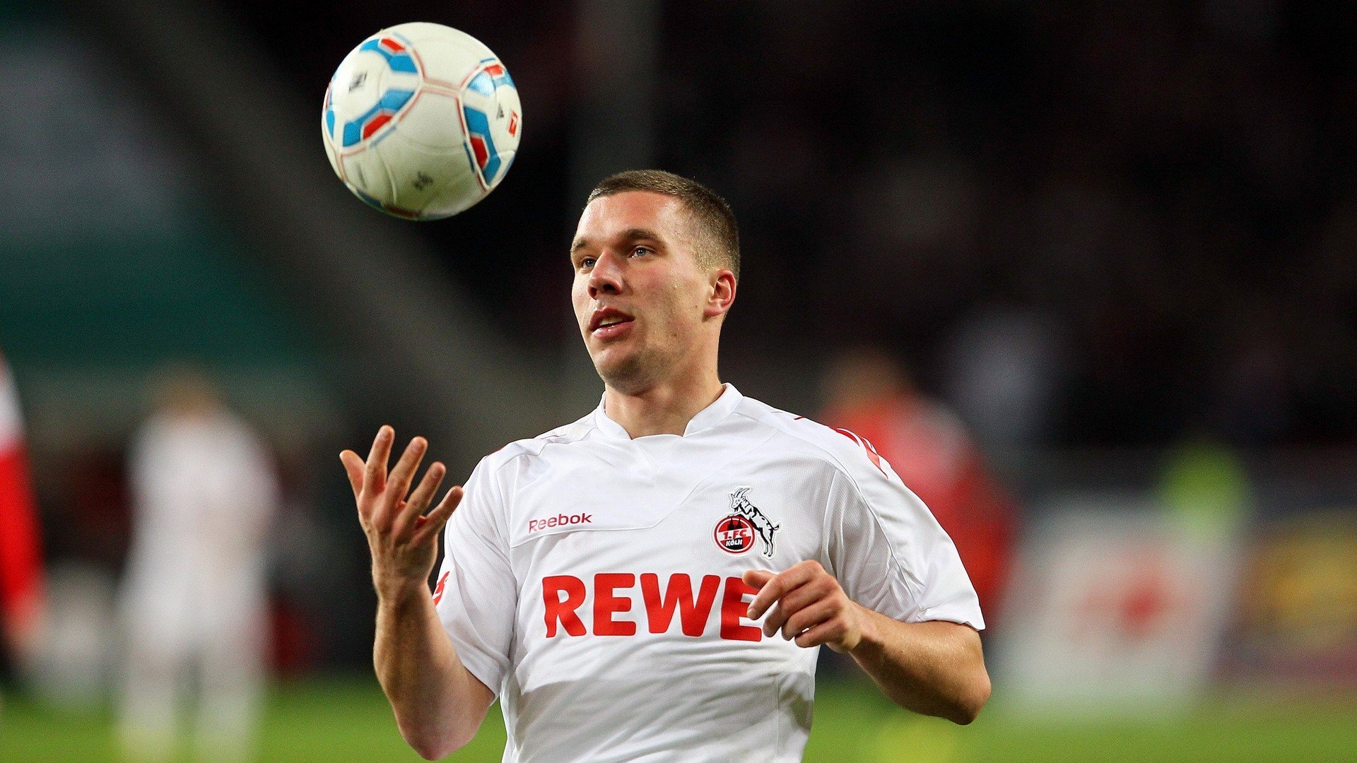 赛车大奖赛，燃情赛道见证极速传奇，传奇赛车手