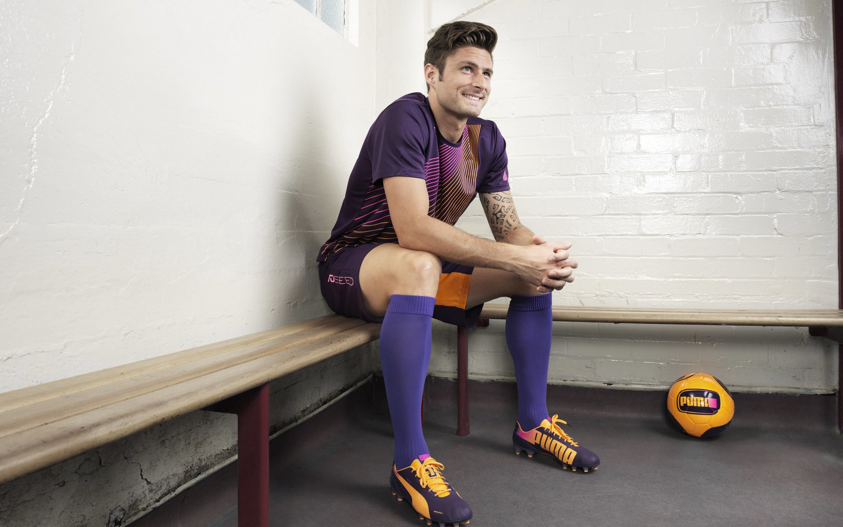 开云体育在线入口-运动员的心理战：比赛中的防守策略与心理调适，运动员心理问题